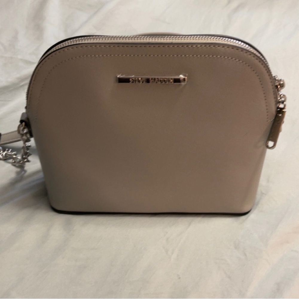 Grey Steve Madden purse. Brand new, never used.
